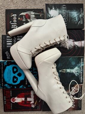 lola White Lace-Up Platform Ankle Boots